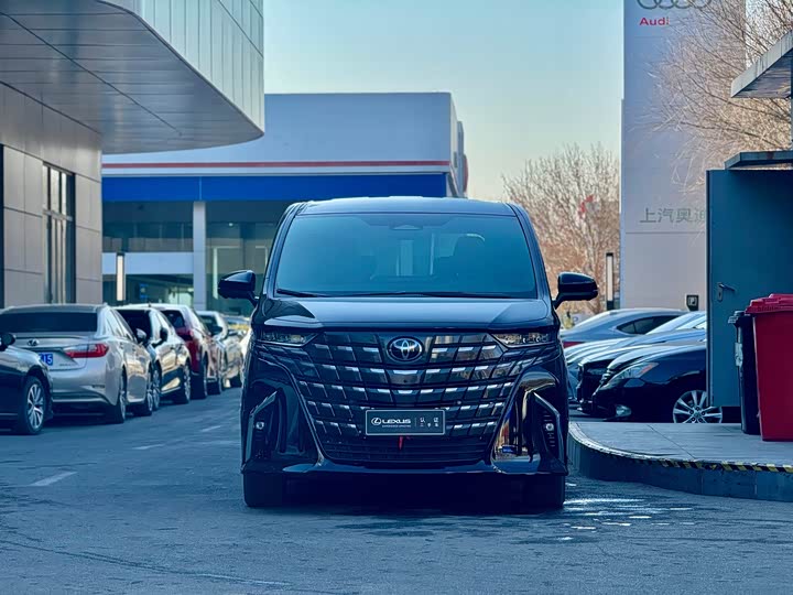 2025 Toyota Alphard