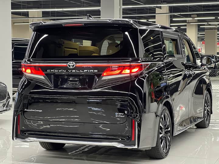 Toyota Vellfire 2024 2024款 皇冠 双擎 2.5L 至尊行政版
