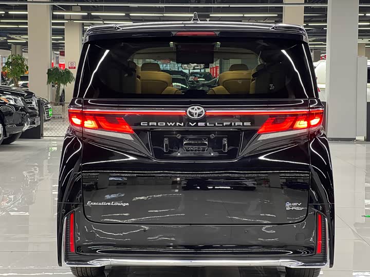 Toyota Vellfire 2024 2024款 皇冠 双擎 2.5L 至尊行政版