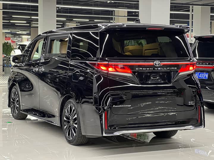 Toyota Vellfire 2024 2024款 皇冠 双擎 2.5L 至尊行政版
