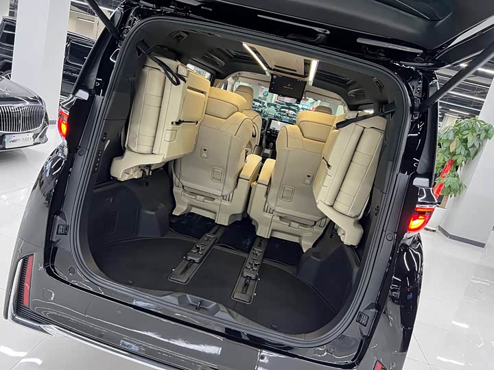 Toyota Vellfire 2024 2024款 皇冠 双擎 2.5L 至尊行政版