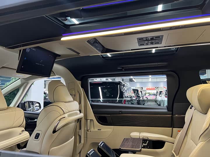 Toyota Vellfire 2024 2024款 皇冠 双擎 2.5L 至尊行政版