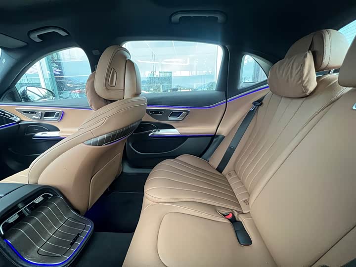 Mercedes-Benz E-Class Hybrid 2024 2024款 E 350 e L 插电式混合动力轿车