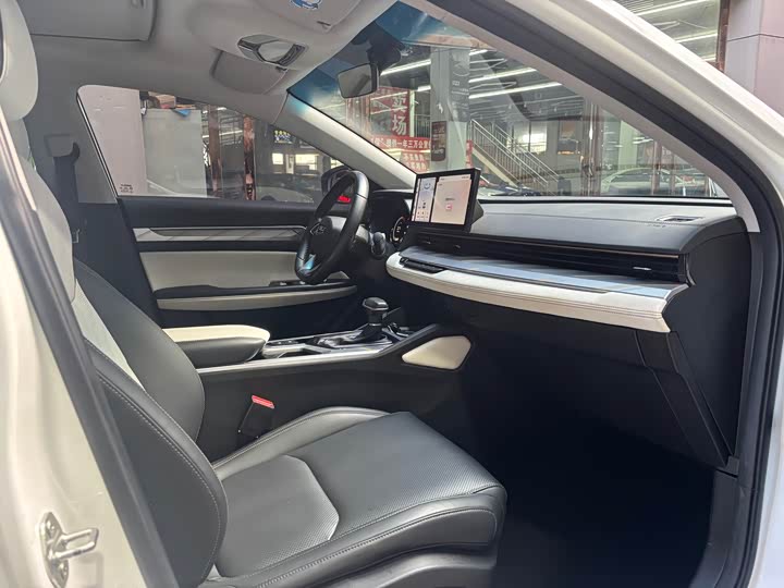 Geely Emgrand L 2022 2022款 1.4T CVT旗舰型