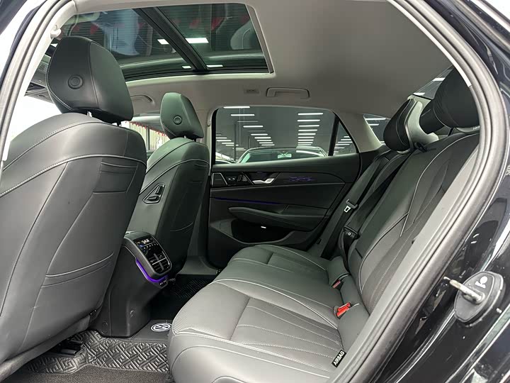 Volkswagen Passat 2026 2026款 Pro 380TSI 星空龙运版