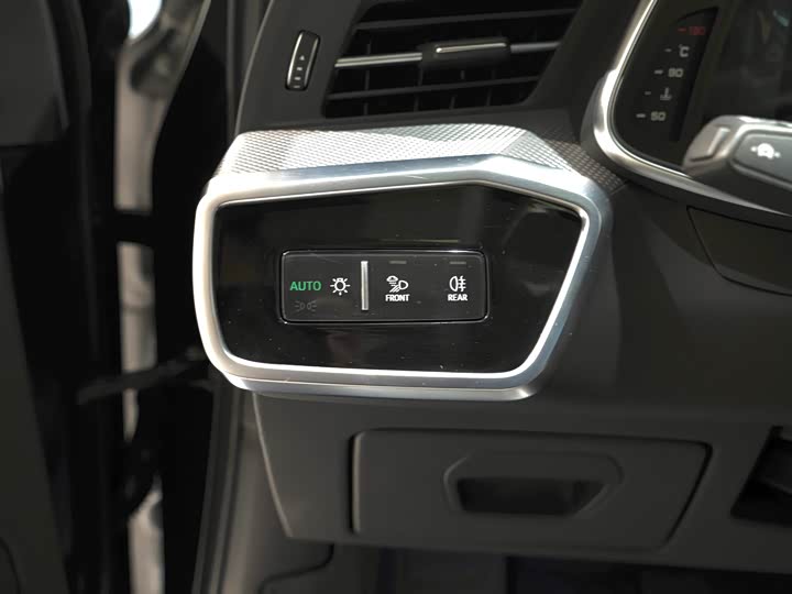 Audi A6L 2025 2025款 45 TFSI 臻选动感型