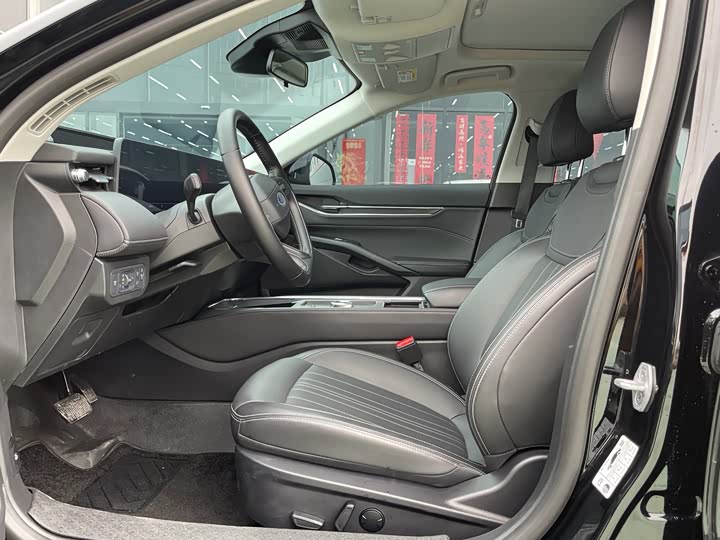 Ford Mondeo 2025 2025款 2.0T EcoBoost 豪华型