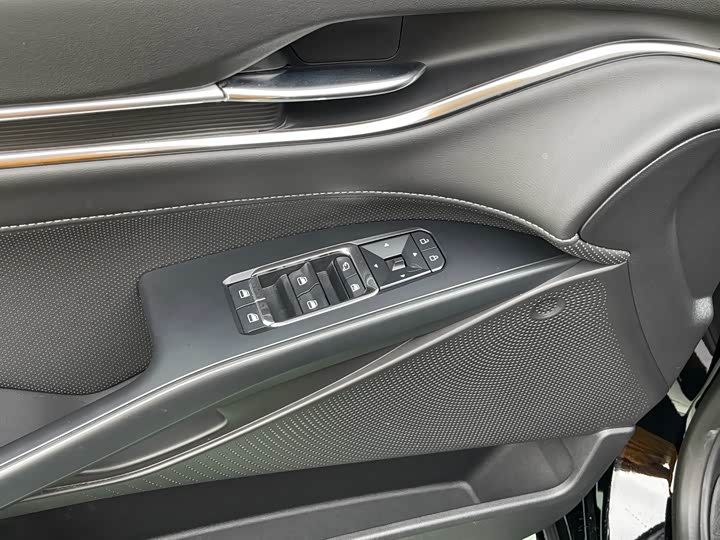 Ford Mondeo 2025 2025款 2.0T EcoBoost 豪华型