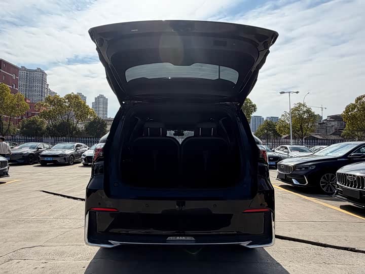 Geely Okavango L 2025 2025款 2.0T DCT尊享款