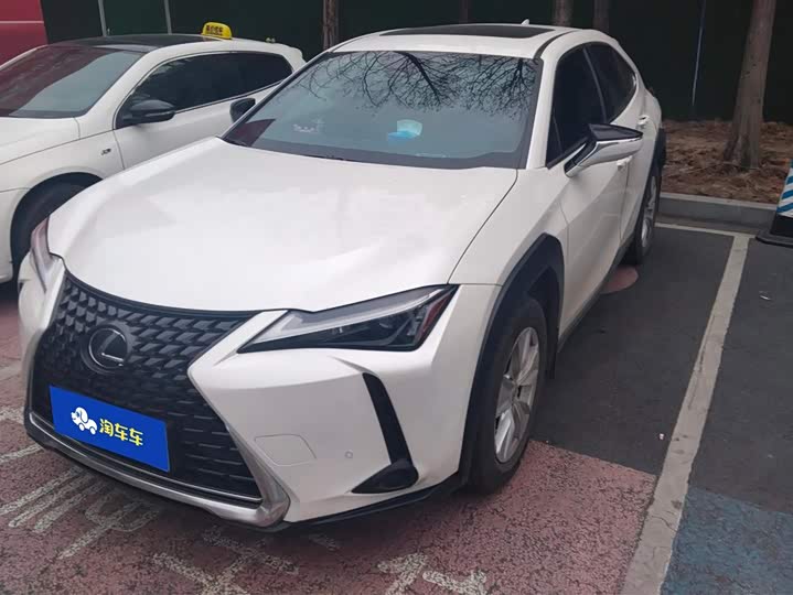 Lexus UX 2022 2022款 260h 探·趣版