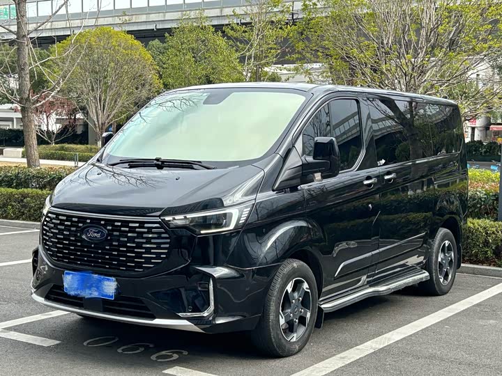 2023 Ford Tourneo