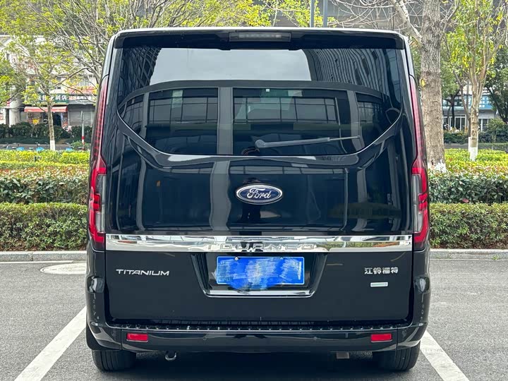 2023 Ford Tourneo