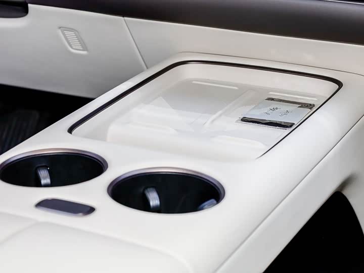 LiXiang i8 2025 2025款 标准版