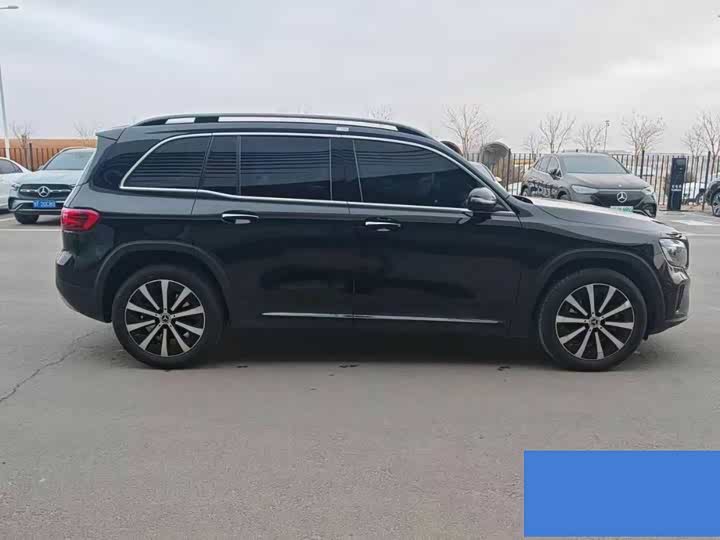 Mercedes-Benz GLB-Class 2025 2025款 GLB 220 时尚型