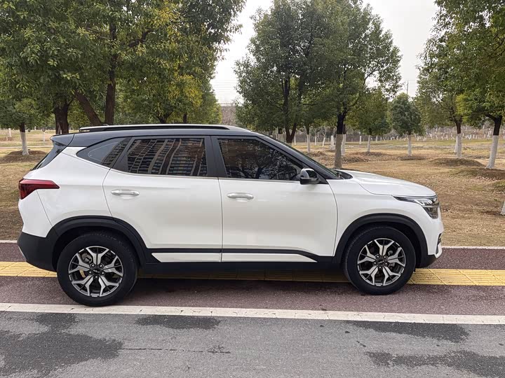 Kia KX3 2021 2021款 1.5L CVT焕新版