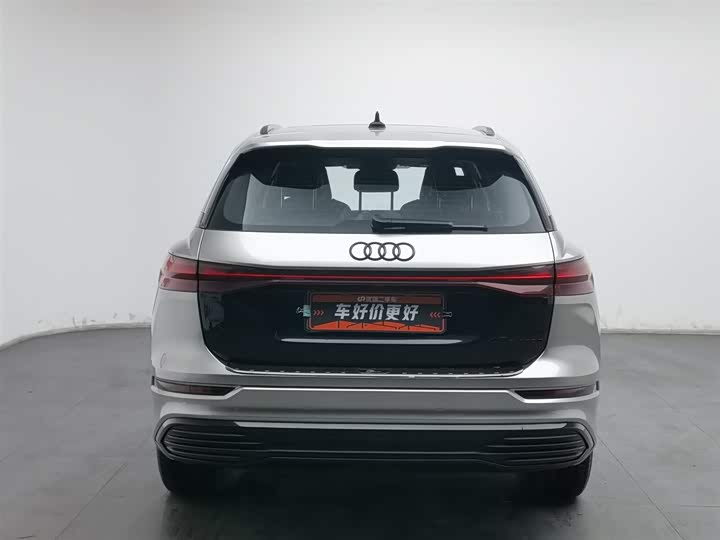 Audi Q5 e-tron 2023 2023款 40 e-tron 星耀型 机甲套装