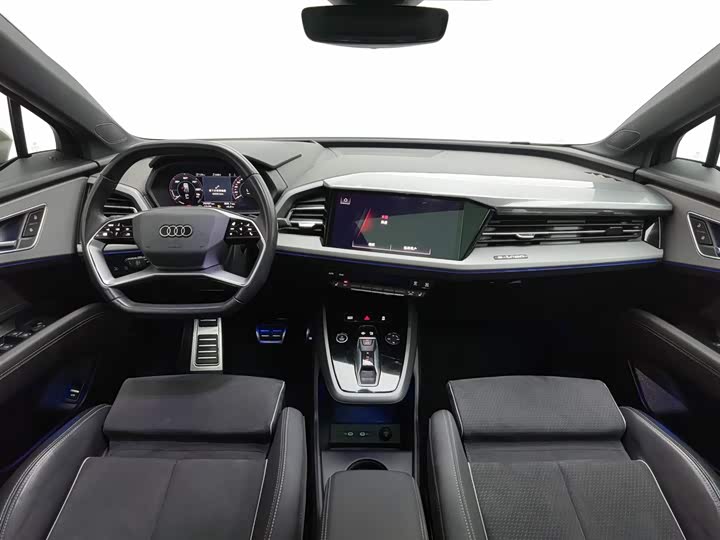 Audi Q5 e-tron 2023 2023款 40 e-tron 星耀型 机甲套装