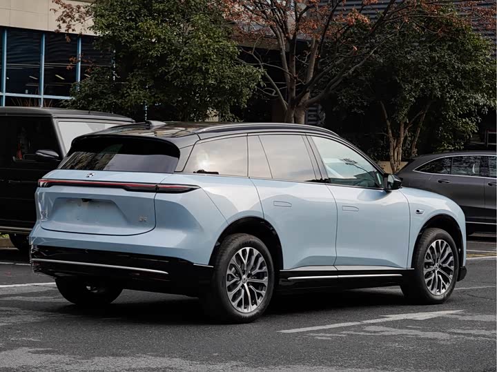 2025 Nio ES6