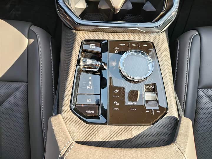 BMW X3 2025 2025款 xDrive30L 尊享型 M运动套装