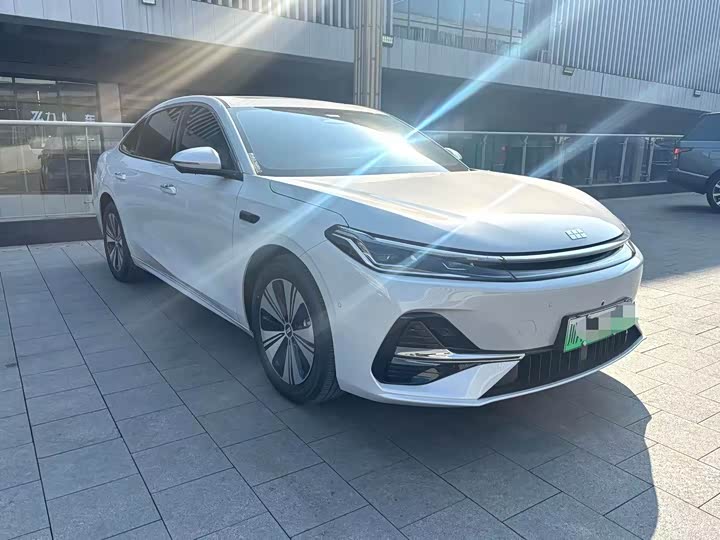 2025 Geely Galaxy A7