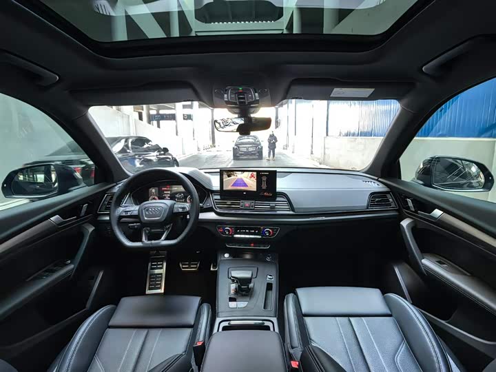 Audi Q5L 2025 2025款 45周年典藏版 40 TFSI 豪华动感型