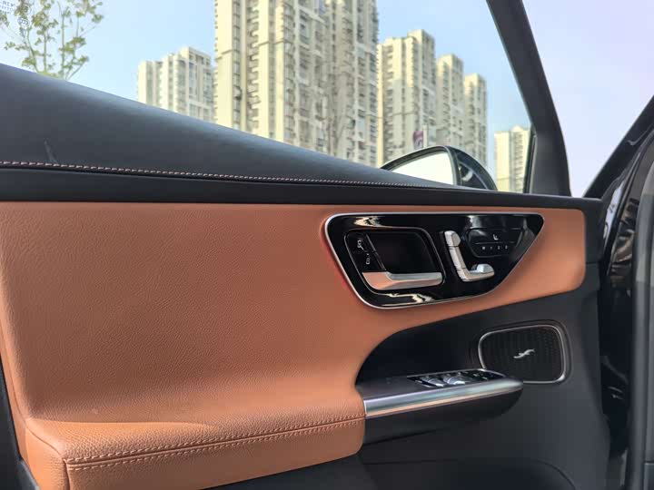 Mercedes-Benz GLC-Class Hybrid 2025 2025款 350 e L 4MATIC 典藏版