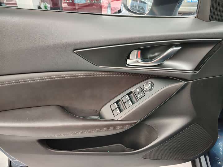 Mazda CX-4 2021 2021款 2.0L 自动两驱蓝天活力版