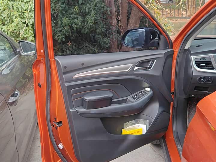 Roewe RX3 2021 2021款 PRO 1.6L CVT精英型