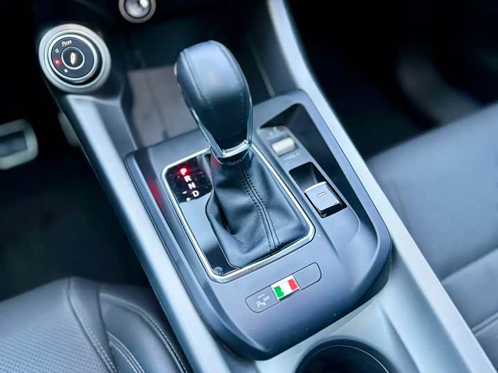 Alfa Romeo Tonale 2023 2023款 2.0T 268HP AWD Veloce赛道版