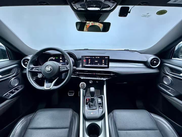 Alfa Romeo Tonale 2023 2023款 2.0T 268HP AWD Veloce赛道版