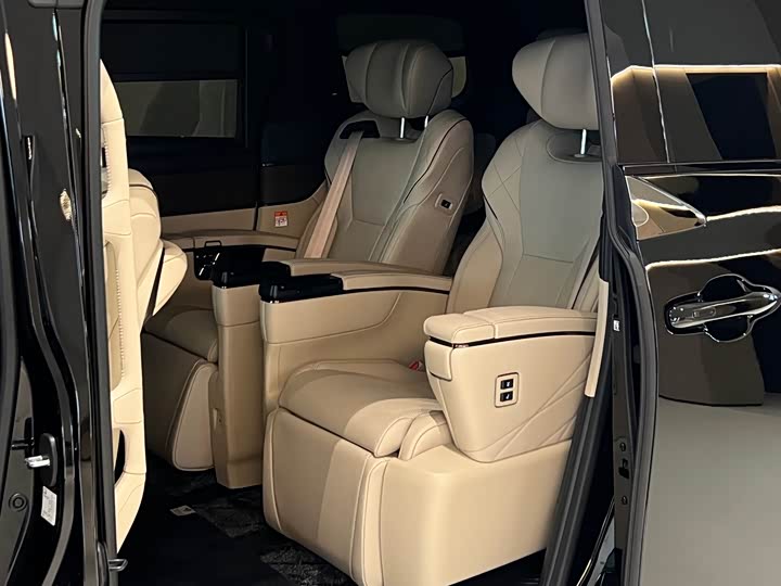 2025 Toyota Vellfire