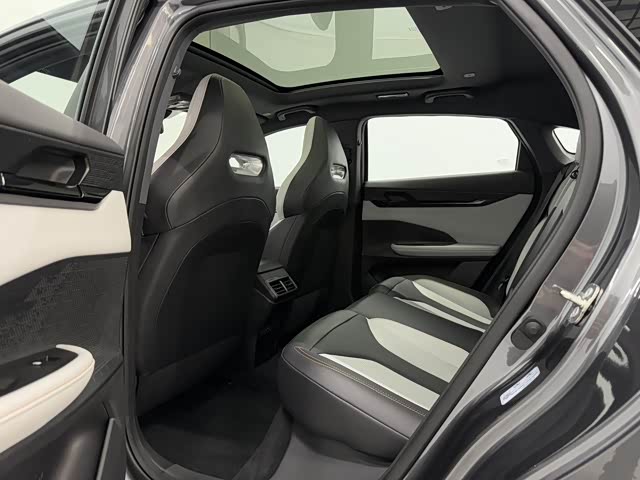 Changan UNI-V Hybrid 2024 2024款 蓝鲸智电iDD 136km 智尊型