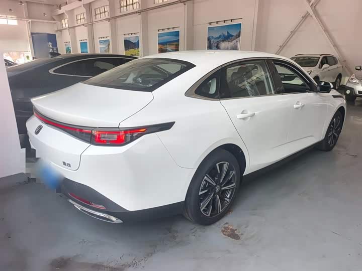 Changan Eado Plus 2025 2025款 蓝鲸 1.5T 500Bar尊贵型