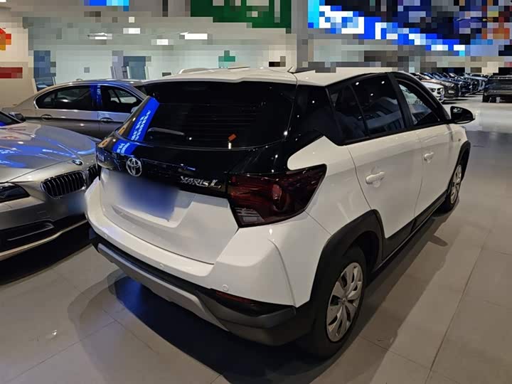 2022 Toyota Yaris L Hatchback