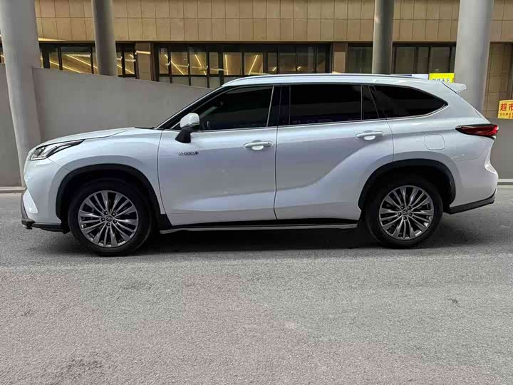 Toyota Highlander 2024 2024款 2.5L智能电混双擎四驱尊贵版 7座