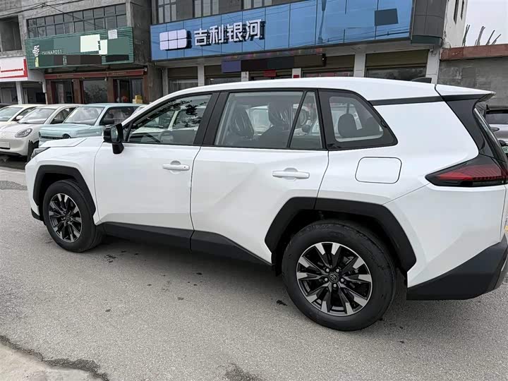 Toyota RAV4 2026 2026款 2.0L 两驱豪华版