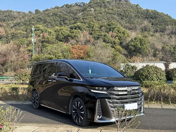 Toyota Vellfire 2024 2024款 皇冠 双擎 2.5L 至尊版