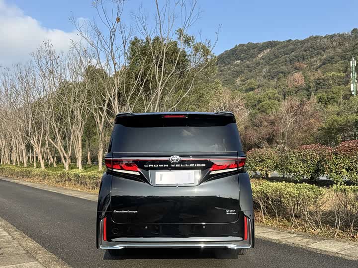Toyota Vellfire 2024 2024款 皇冠 双擎 2.5L 至尊版