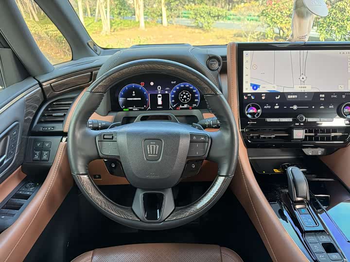 Toyota Vellfire 2024 2024款 皇冠 双擎 2.5L 至尊版