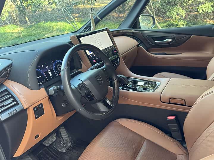 Toyota Vellfire 2024 2024款 皇冠 双擎 2.5L 至尊版