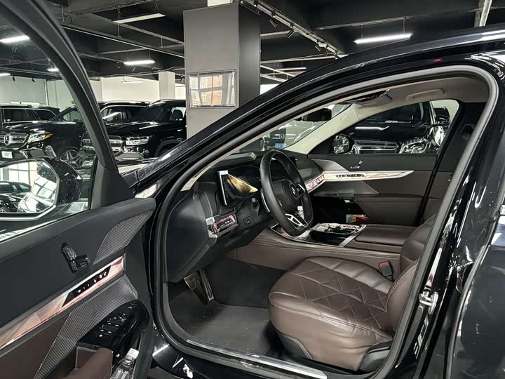 BMW 7 Series 2023 2023款 735Li M运动套装