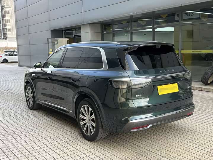 Aito M8 2025 2025款 增程 Max+版 53.4kWh 6座版