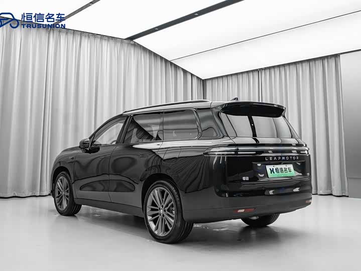 Leapmotor C16 2026 2026款 增程 280激光雷达智尊版 6座