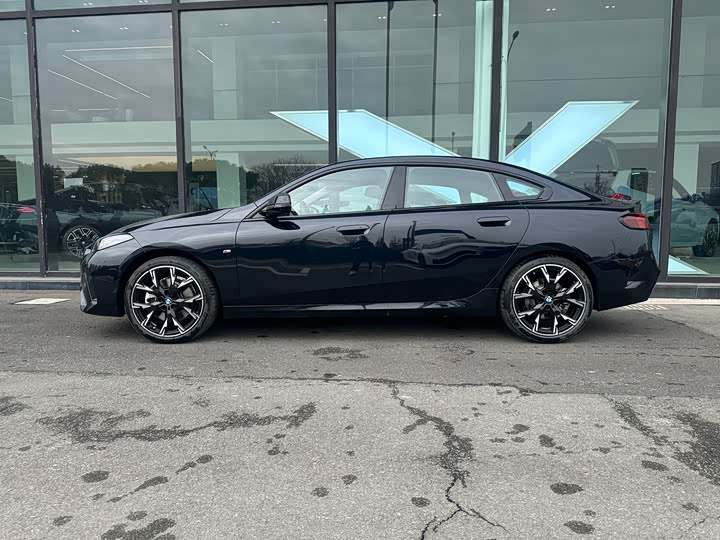 BMW 2 Series 2025 2025款 225L M运动曜夜套装