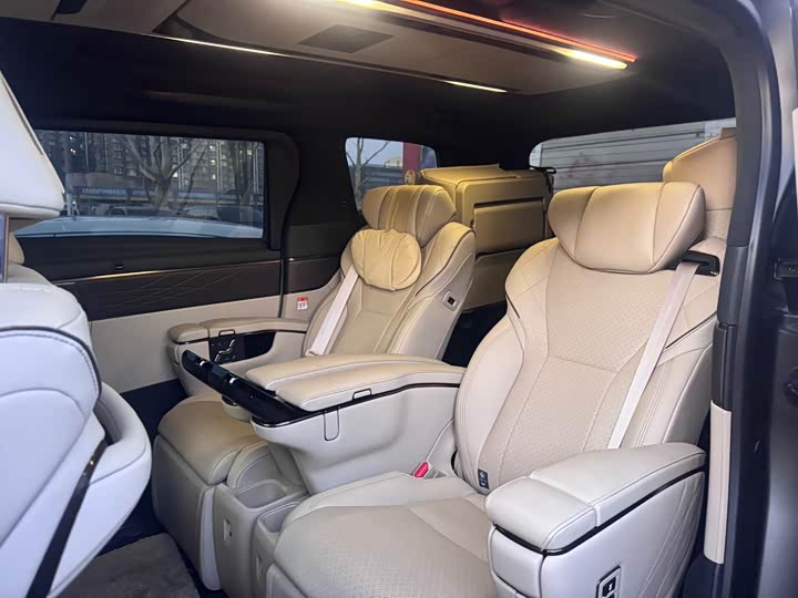 Toyota Vellfire 2024 2024款 皇冠 双擎 2.5L 至尊行政版