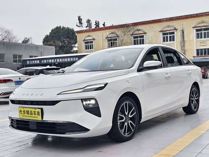 Roewe D6 2025 2025款 450km 尊享版