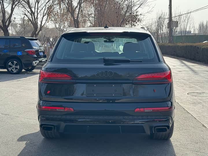 Audi Q7 2025 2025款 55 TFSI quattro S line黑武士型