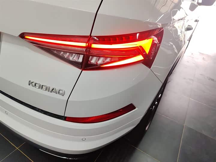 Skoda Kodiaq 2022 2022款 TSI330 7座两驱奢享版