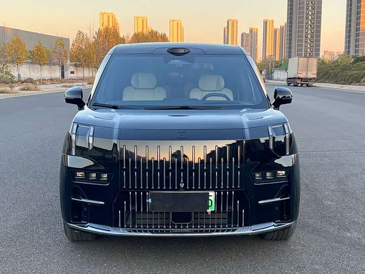 Zeekr 009 2024 2024款 六座行政版四驱 108kWh