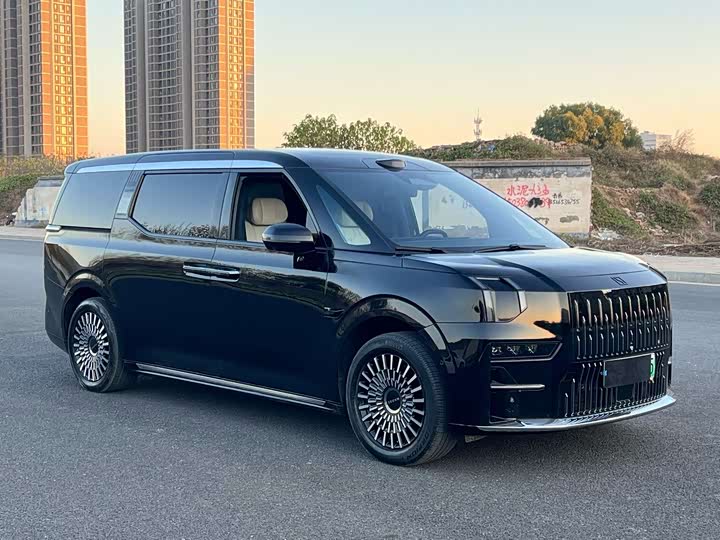 Zeekr 009 2024 2024款 六座行政版四驱 108kWh